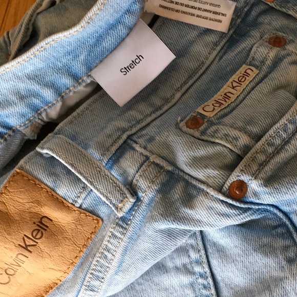 Calvin Klein slim fit Jeans. Like New - Picture 3 of 4